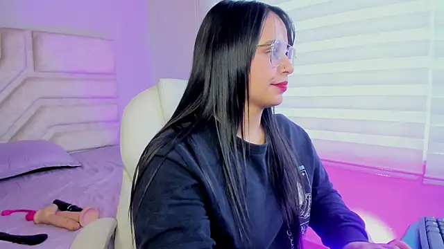 Snapshot of _adahara_queen chatting on 09.19.25 adahara queen online show from 09.19.25