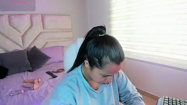 Snapshot of _adahara_queen chatting on 09.28.25 adahara queen online show from 09.28.25