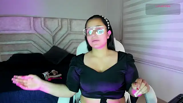 Snapshot of _adahara_queen chatting on 10.14.25 adahara queen online show from 10.14.25