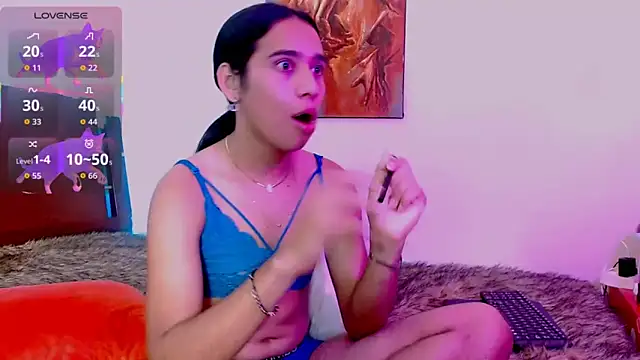 Ashleypetite  online show from 10.22.25