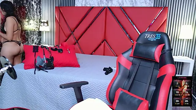 Snapshot of Violet_sl4ve chatting on 03.01.26 Violet sl4ve online show from 03.01.26