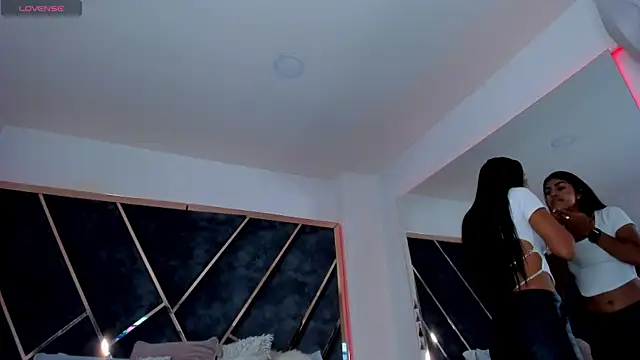 SusanaHenao online show from 11.18.25