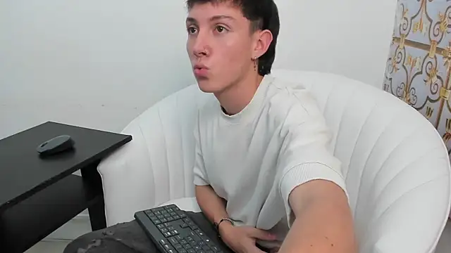 LittleDanny  online show from 11.13.25