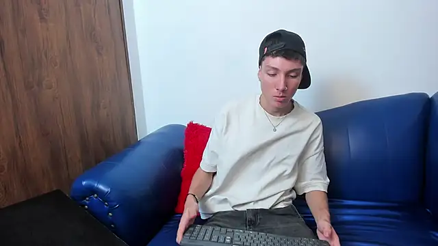 LittleDanny  online show from 11.29.25