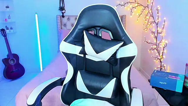 LenaStylesOA online show from 03.25.26