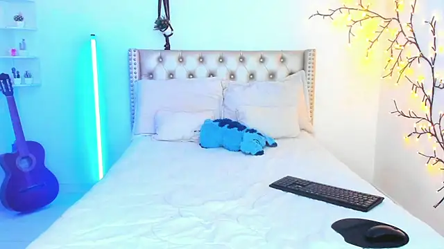 LenaStylesOA online show from 04.06.26