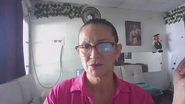 MiaVega online show from 10.28.25