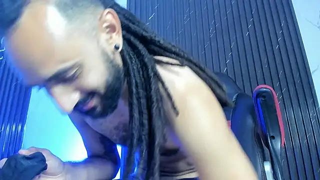 Snapshot of Tatis__ chatting on 10.10.25 Tatis online show from 10.10.25