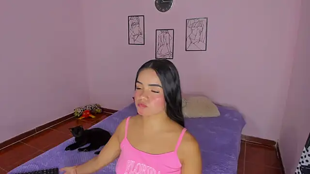 Snapshot of Valeri_13 chatting on 10.11.25 Valeri 13 online show from 10.11.25