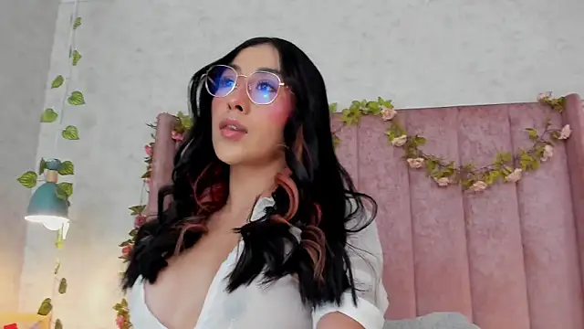 Snapshot of AnyaJay chatting on 11.10.25 AnyaJay online show from 11.10.25