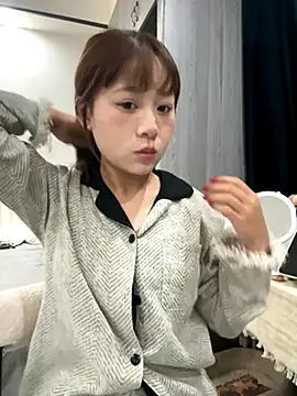 Snapshot of Xiaokui-04 chatting on 10.24.25 Xiaokui-04 online show from 10.24.25