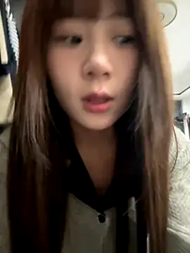 Snapshot of Xiaokui-04 chatting on 10.27.25 Xiaokui-04 online show from 10.27.25