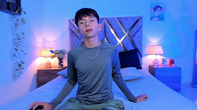 Hyunjin Son online show from 10.21.25