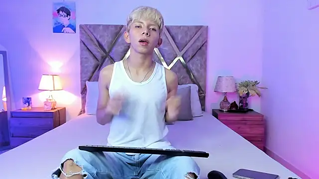 Hyunjin Son online show from 02.10.26