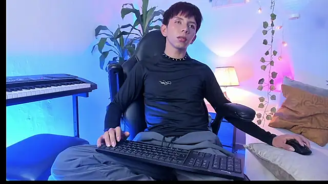 Hyunjin Son online show from 04.11.26