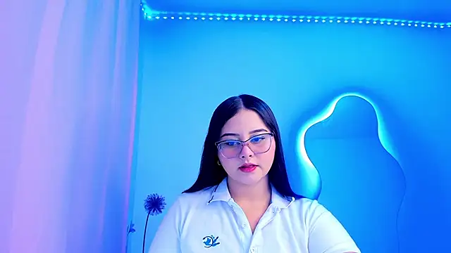 Snapshot of val_ferrer chatting on 10.05.25 val ferrer online show from 10.05.25