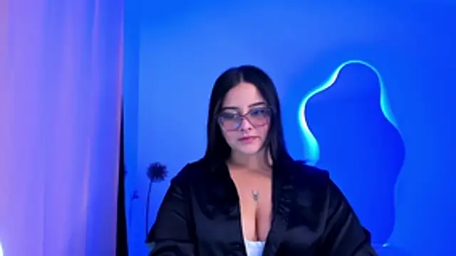 Snapshot of val_ferrer chatting on 10.07.25 val ferrer online show from 10.07.25