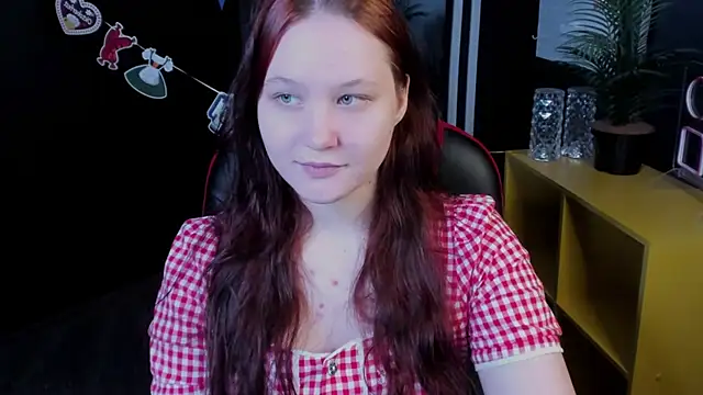 Ruby Dark online show from 09.18.25