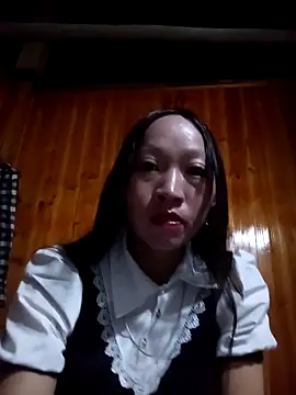 Snapshot of tcm-cute chatting on 04.25.26 tcm-cute online show from 04.25.26
