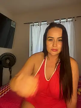 Snapshot of kattywil chatting on 04.14.26 kattywil online show from 04.14.26