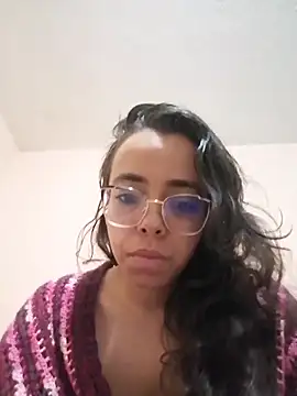 Snapshot of BarbaraLeython1 chatting on 11.07.25 BarbaraLeython1 online show from 11.07.25