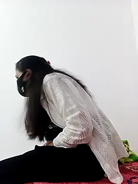 Snapshot of Hot_radha02 chatting on 10.31.25 Hot radha02 online show from 10.31.25