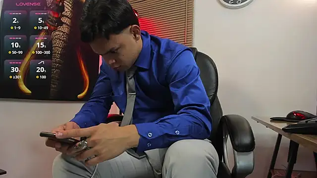 Snapshot of nino_bonnucci chatting on 09.22.25 nino bonnucci online show from 09.22.25