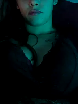 StrapPink online show from 11.14.25