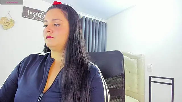 Snapshot of Sunnycurvymf chatting on 10.11.25 Sunnycurvymf online show from 10.11.25