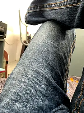 Snapshot of LOVE4GIRL chatting on 09.12.25 LOVE4GIRL online show from 09.12.25