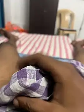 usermood2000 online show from 10.11.25