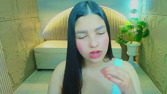 luna  r online show from 10.15.25