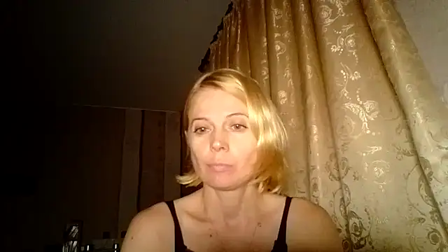 Snapshot of LiluXRose chatting on 09.25.25 LiluXRose online show from 09.25.25