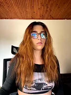 Snapshot of CoraVibes chatting on 09.30.25 CoraVibes online show from 09.30.25