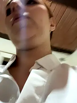 Snapshot of CoraVibes chatting on 10.18.25 CoraVibes online show from 10.18.25