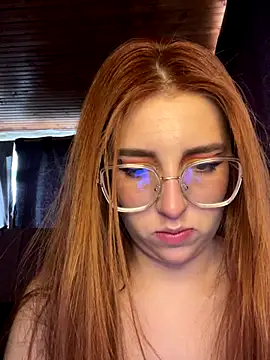 Snapshot of CoraVibes chatting on 10.31.25 CoraVibes online show from 10.31.25