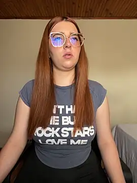 CoraVibes online show from 11.19.25