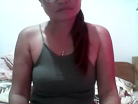 Snapshot of nathalie0045 chatting on 09.29.25 nathalie0045 online show from 09.29.25