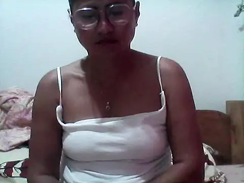 Snapshot of nathalie0045 chatting on 09.30.25 nathalie0045 online show from 09.30.25