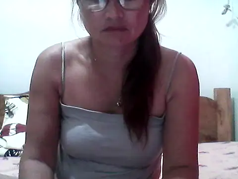 Snapshot of nathalie0045 chatting on 10.01.25 nathalie0045 online show from 10.01.25