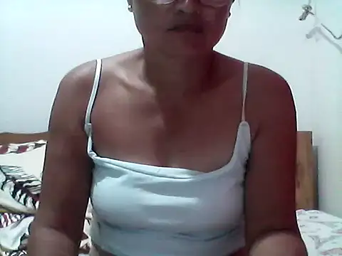 Snapshot of nathalie0045 chatting on 10.19.25 nathalie0045 online show from 10.19.25