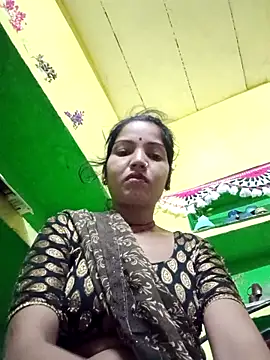 Snapshot of Seema_guptaji chatting on 10.30.25 Seema guptaji online show from 10.30.25