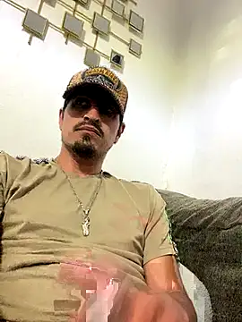 Snapshot of Arce92 chatting on 10.21.25 Arce92 online show from 10.21.25