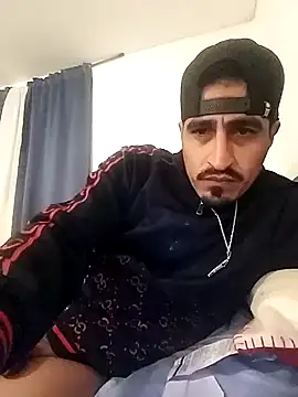 Snapshot of Arce92 chatting on 12.04.25 Arce92 online show from 12.04.25