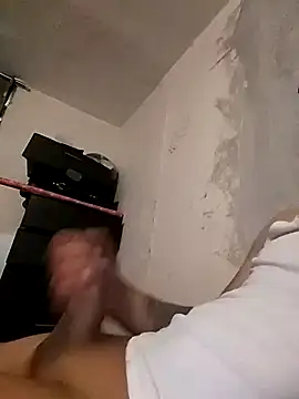 Snapshot of Arce92 chatting on 12.19.25 Arce92 online show from 12.19.25