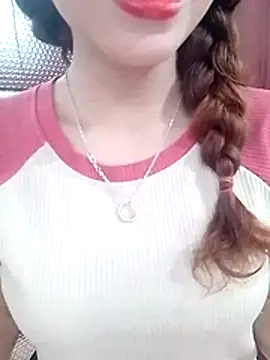 Snapshot of MyMy08 chatting on 10.31.25 MyMy08 online show from 10.31.25