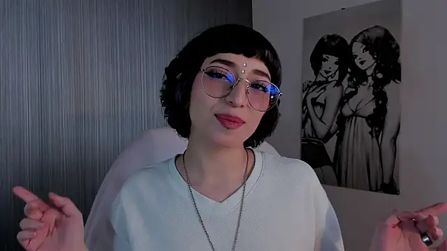 Snapshot of Lexyy_Bluee chatting on 11.05.25 Lexyy Bluee online show from 11.05.25