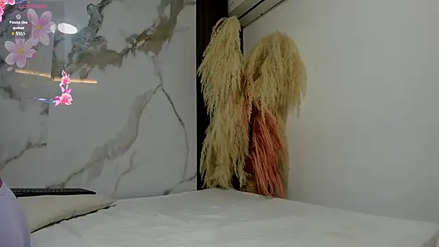 lylanovak online show from 09.09.25
