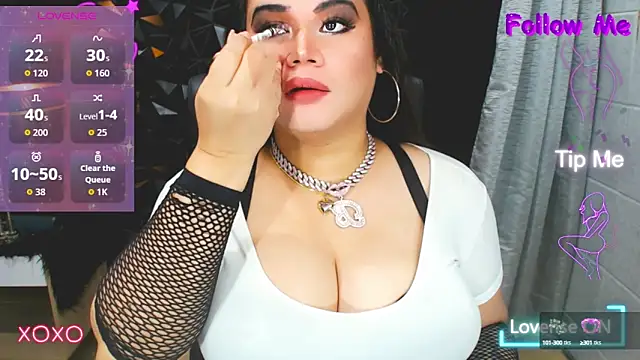 Snapshot of xHugeHarleySelfsuckerx chatting on 10.08.25 xHugeHarleySelfsuckerx online show from 10.08.25