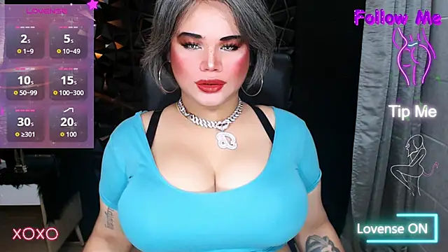 Snapshot of xHugeHarleySelfsuckerx chatting on 10.15.25 xHugeHarleySelfsuckerx online show from 10.15.25